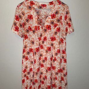 ASTR The Label | Hibiscus Floral Short Sleeve Shift Dress Sz Medium 100% Viscose